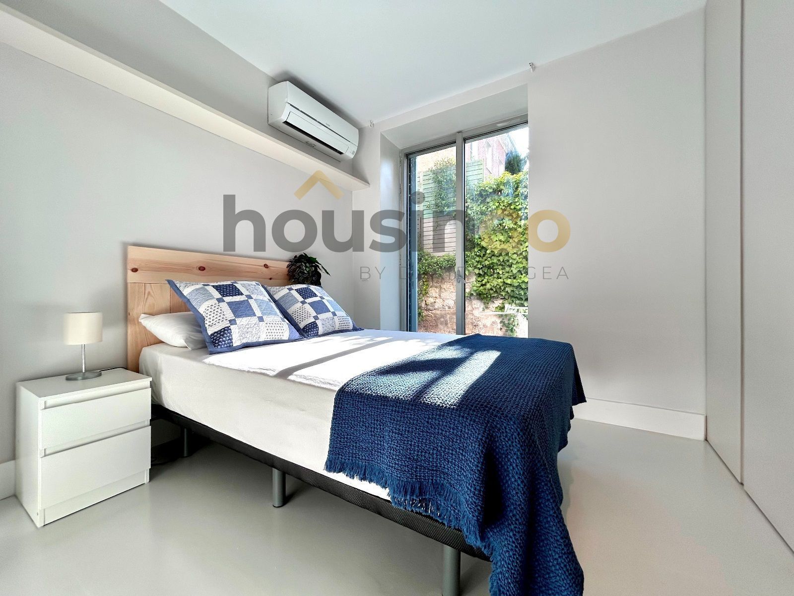 Study to rent in Triana, Sol