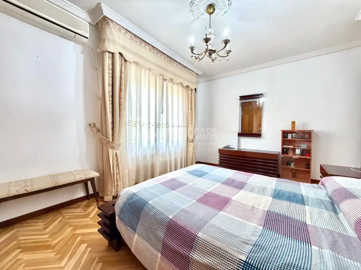 Schlafzimmer von Wohnung zum Verkauf in Alcalá de Henares mit Klimaanlage, Heizung und Parkett