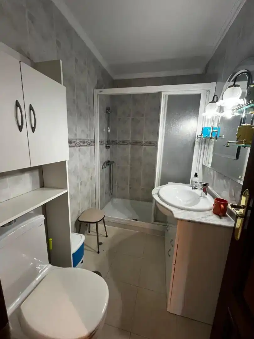 Badezimmer von Wohnung zur Miete in  Granada Capital