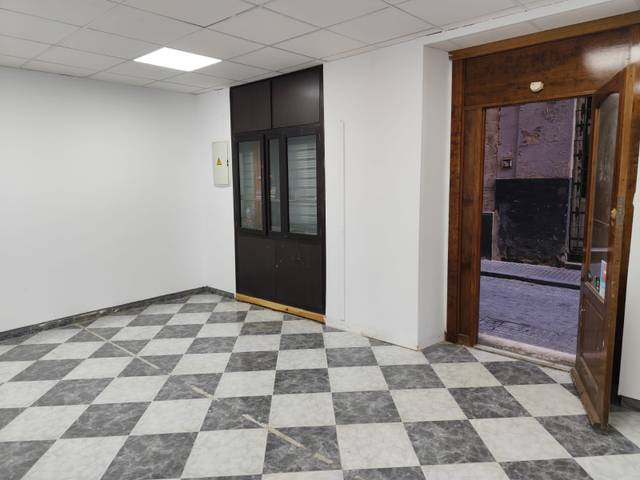Local comercial en Alquiler en Calle Sagasta en Centro Histórico
