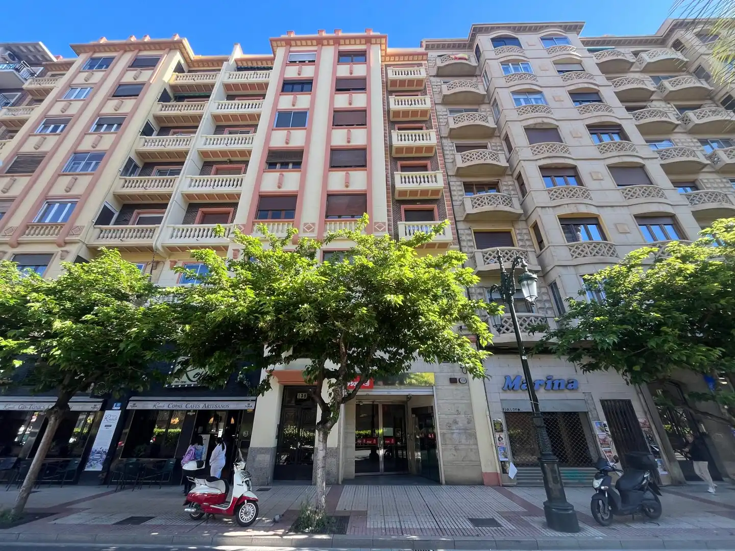 Vista exterior de Àtic de lloguer en  Zaragoza Capital amb Aire condicionat, Parquet i Terrassa