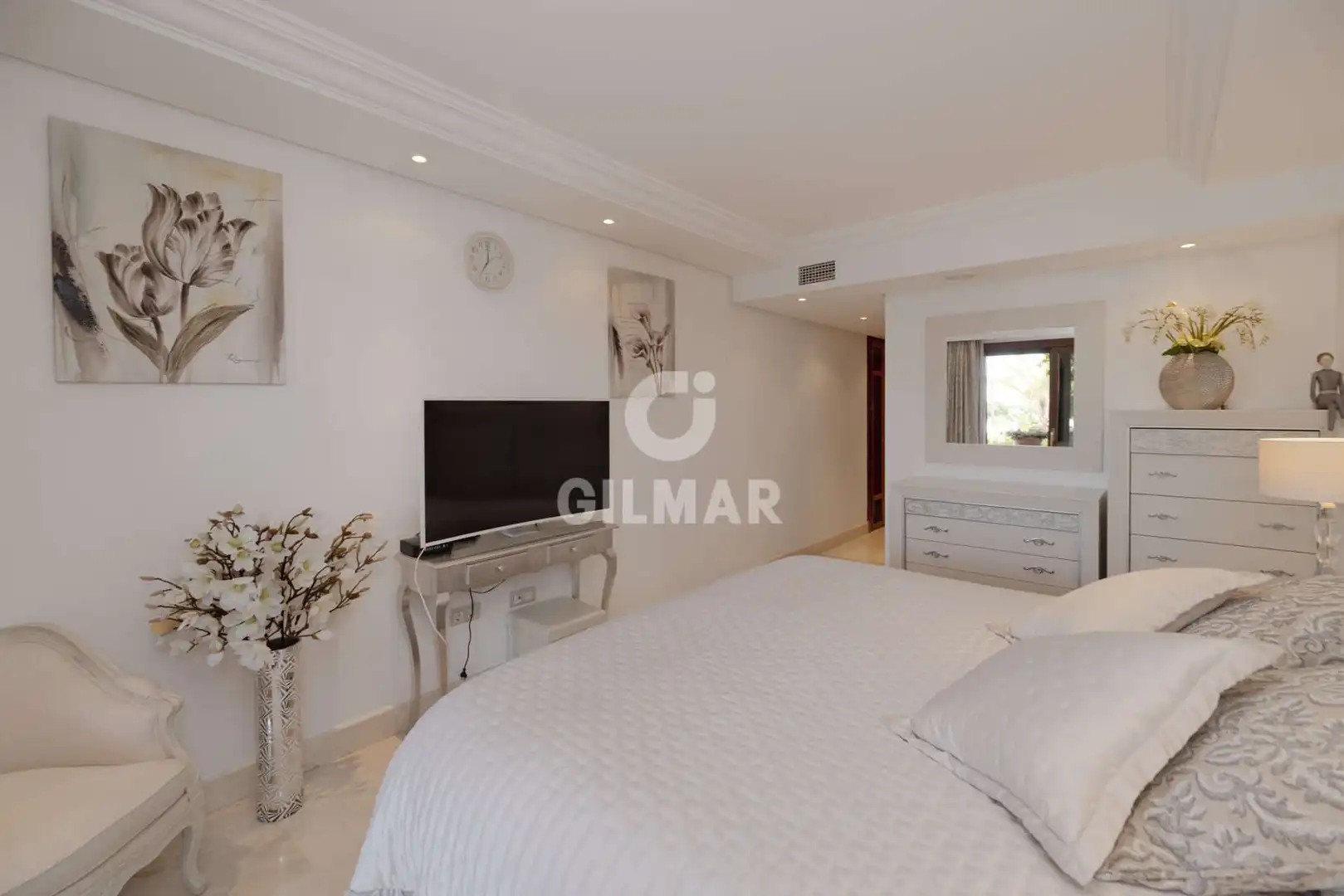 Habitación de Planta baja en venta en Estepona con Calefacción, Jardín privado y Trastero