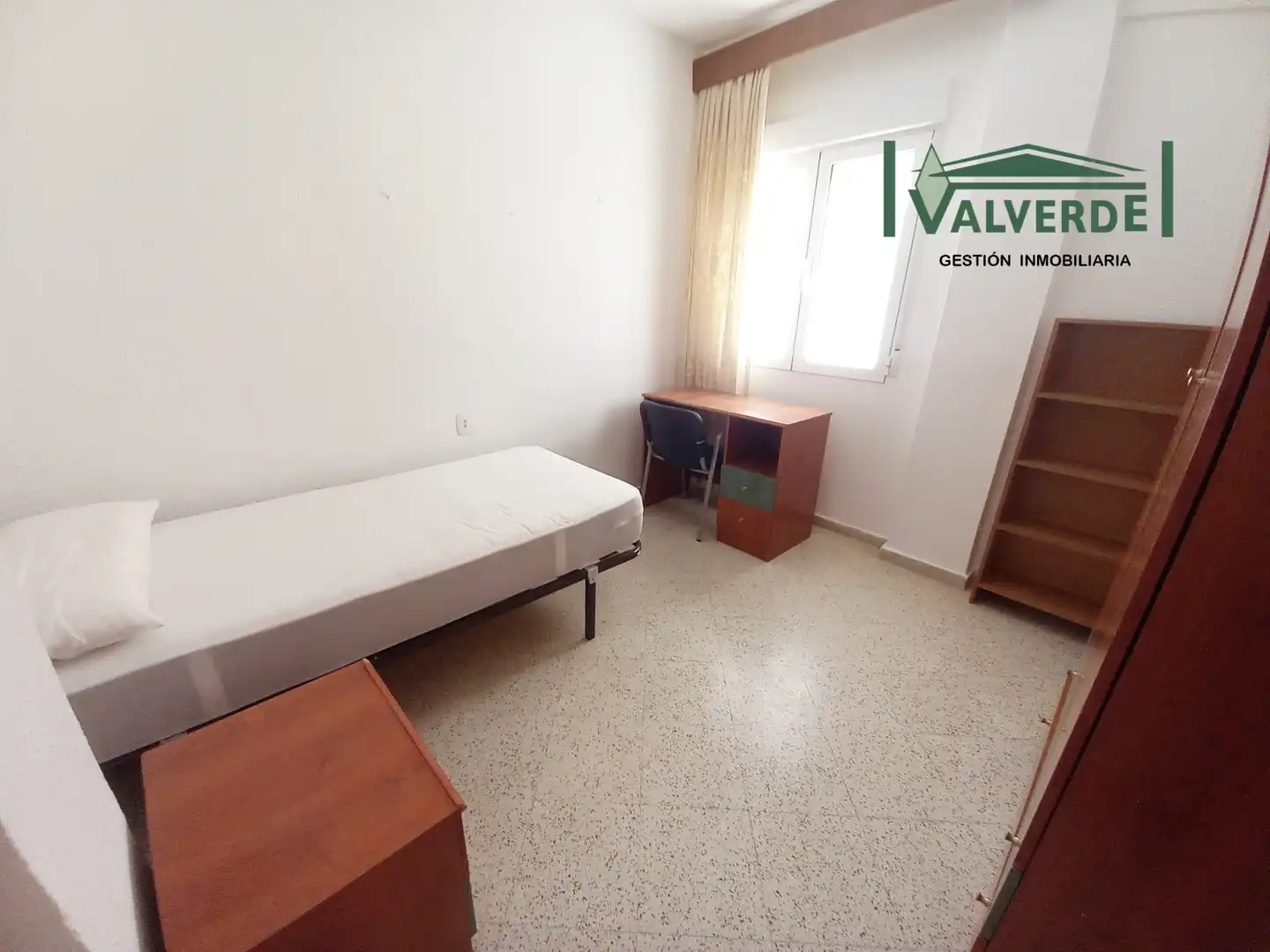 Schlafzimmer von Wohnung zur Miete in Granada mit Heizung, Möbliert und Waschmaschine