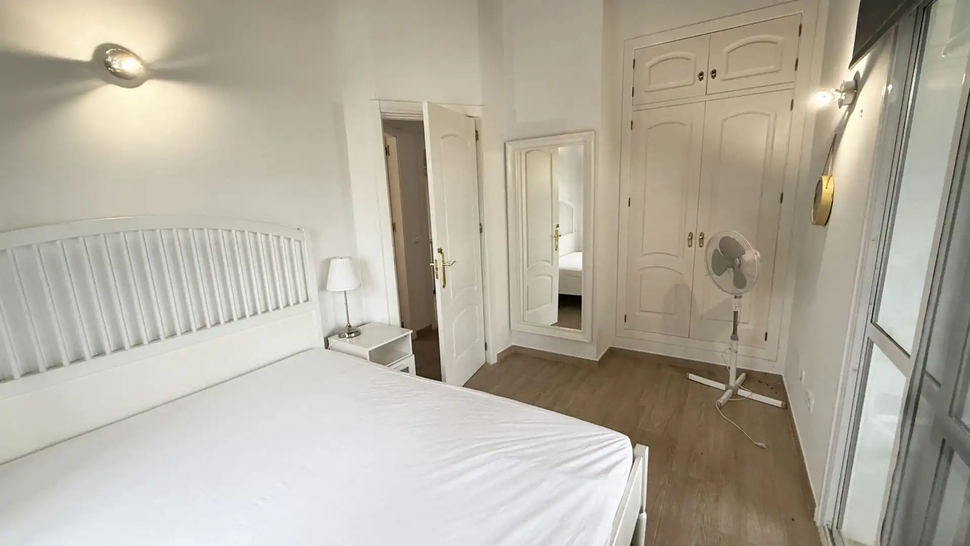 Habitación de Finca rústica en venta en Coín con Aire acondicionado y Piscina