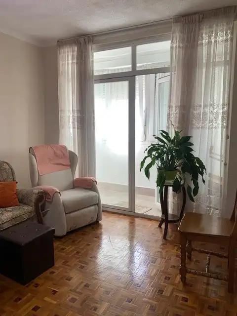 Sala de estar de Piso de alquiler en  Pamplona / Iruña con Calefacción, Parquet y Amueblado
