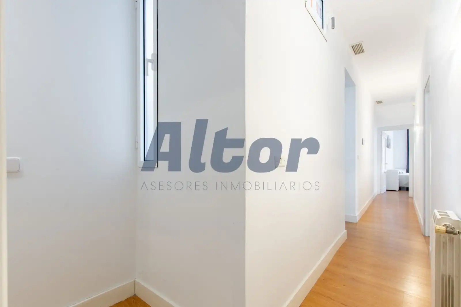 Wohnung zur Miete in DE LA MADERA, Universidad - Malasaña