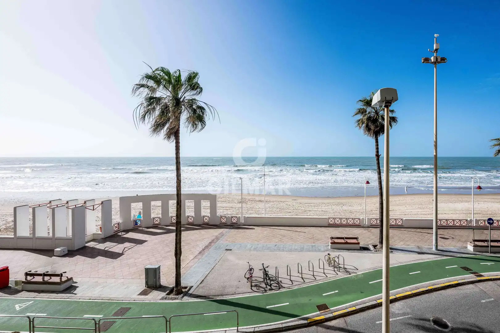 Vista exterior de Pis en venda en  Cádiz Capital amb Balcó