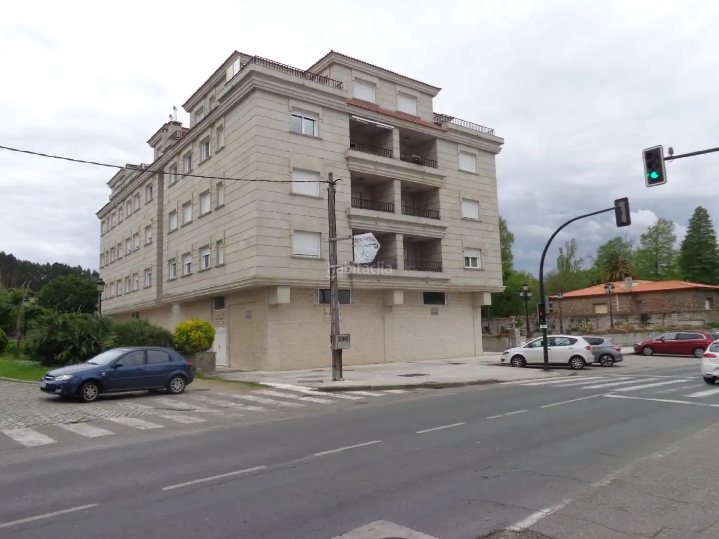 Local comercial en venta en Avenida Rosalía de Castro 98