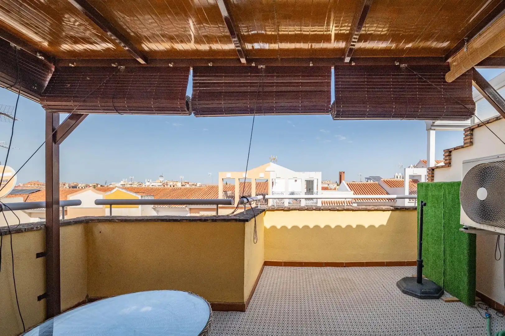 Terrasse von Einfamilien-Reihenhaus zum Verkauf in Granada mit Klimaanlage