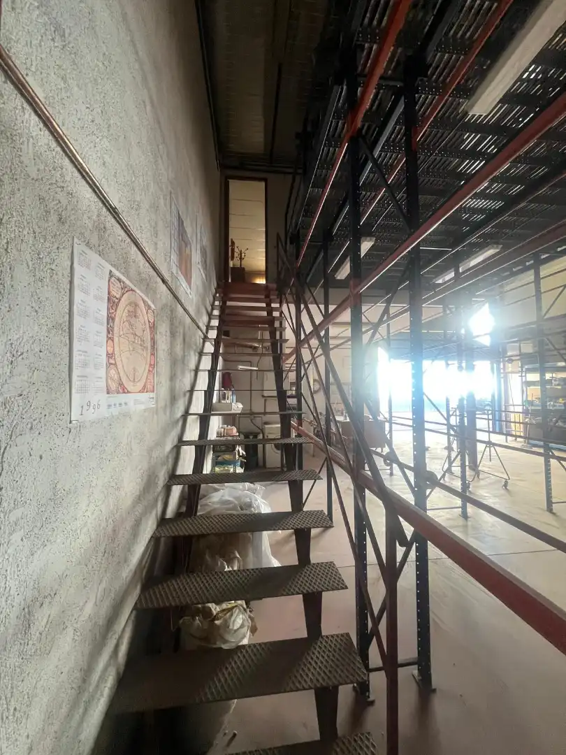 Industrial building for sale in Calle Chilluévar, imagen 16