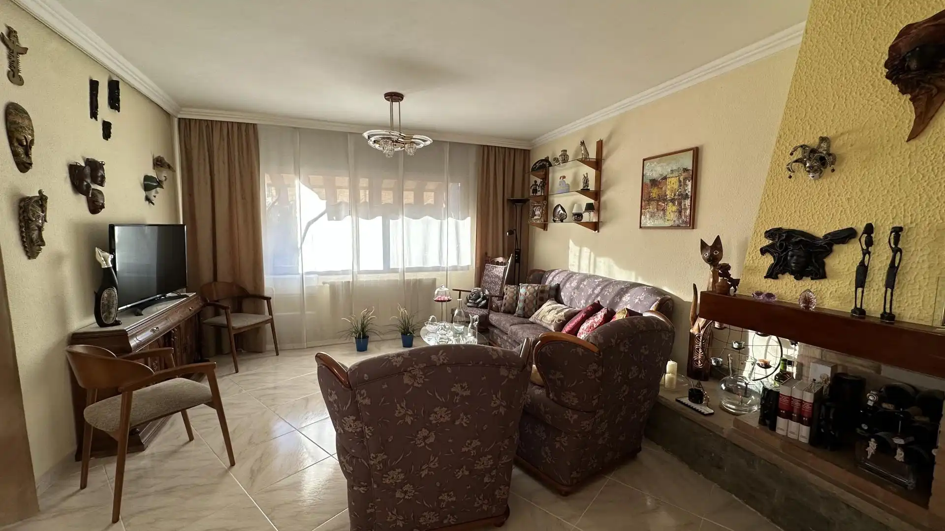 Sala de estar de Casa adosada en venta en Sant Celoni con Calefacción, Jardín privado y Terraza
