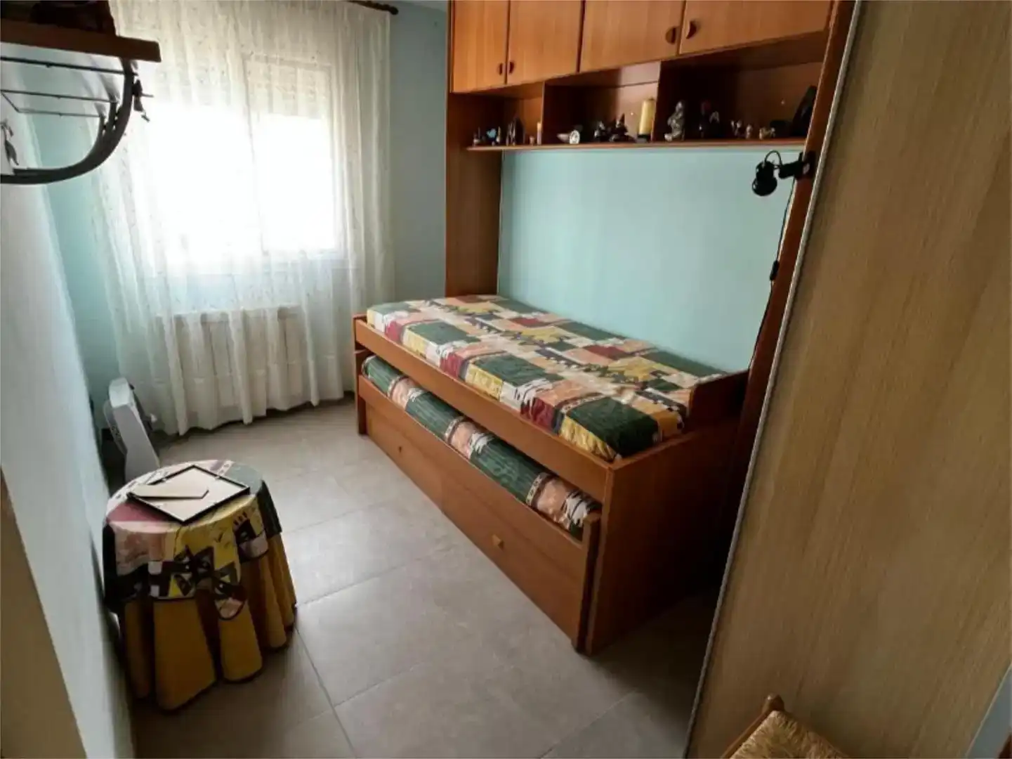 Dormitori de Casa adosada en venda en Flix amb Traster i Moblat