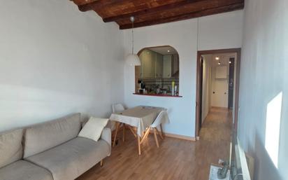 Sala d'estar de Pis en venda en  Barcelona Capital amb Parquet, Forn i Microones