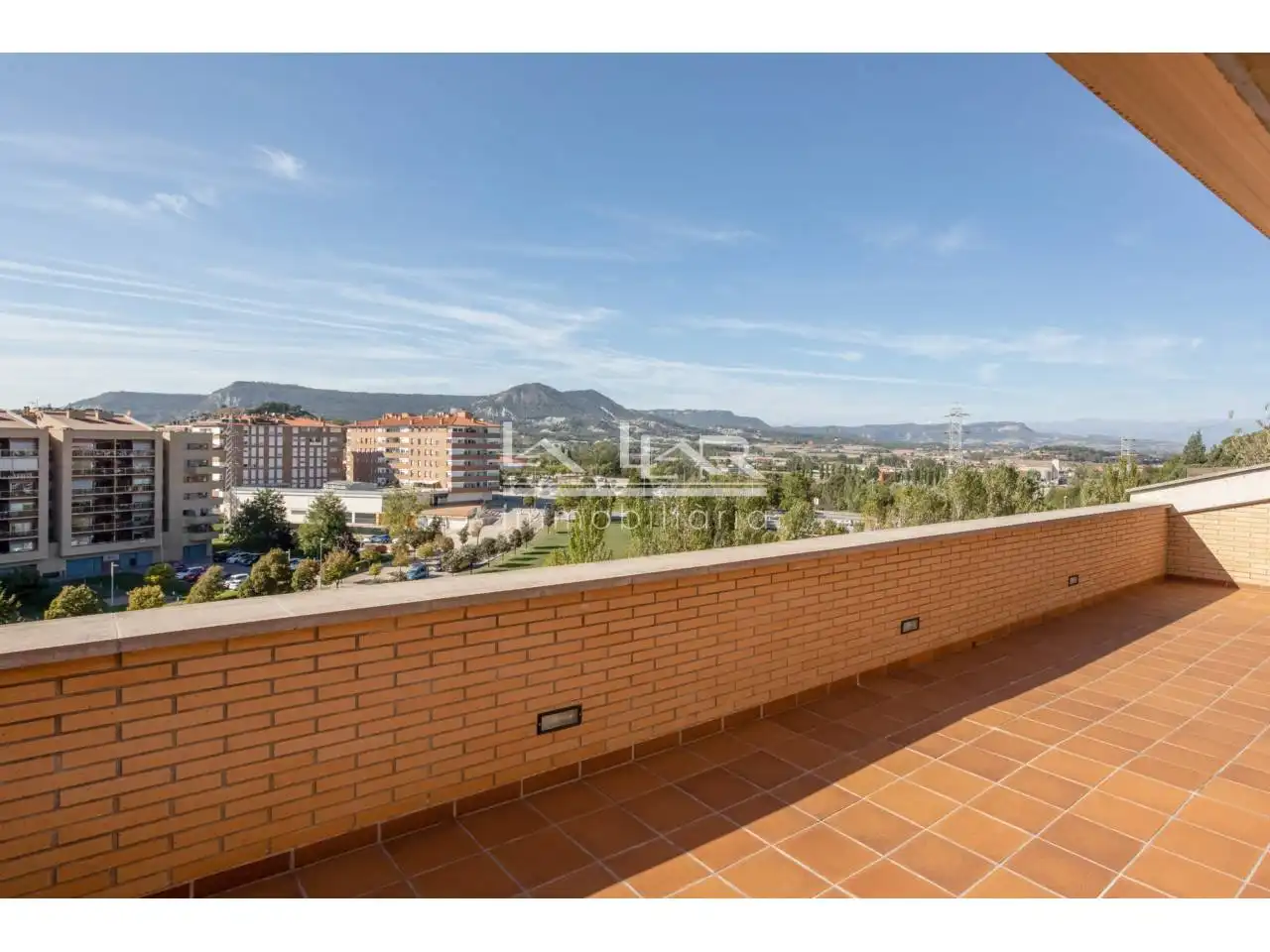 Terrassa de Dúplex en venda en Vic amb Aire condicionat, Calefacció i Parquet