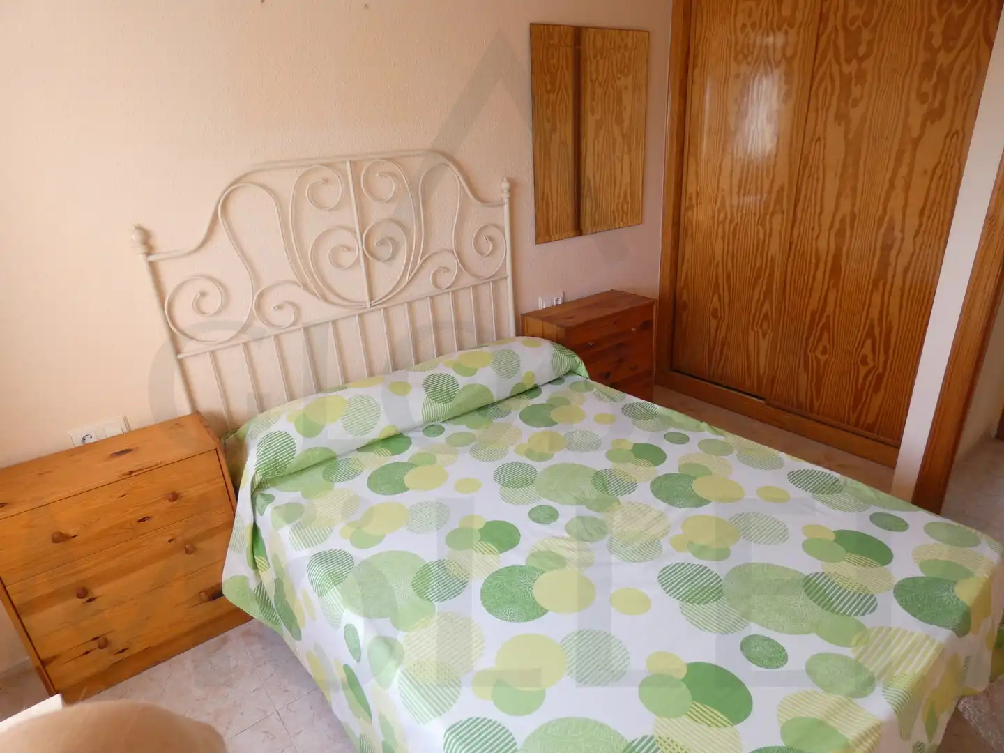 Dormitori de Apartament de lloguer en Cartagena amb Terrassa, Moblat i Forn
