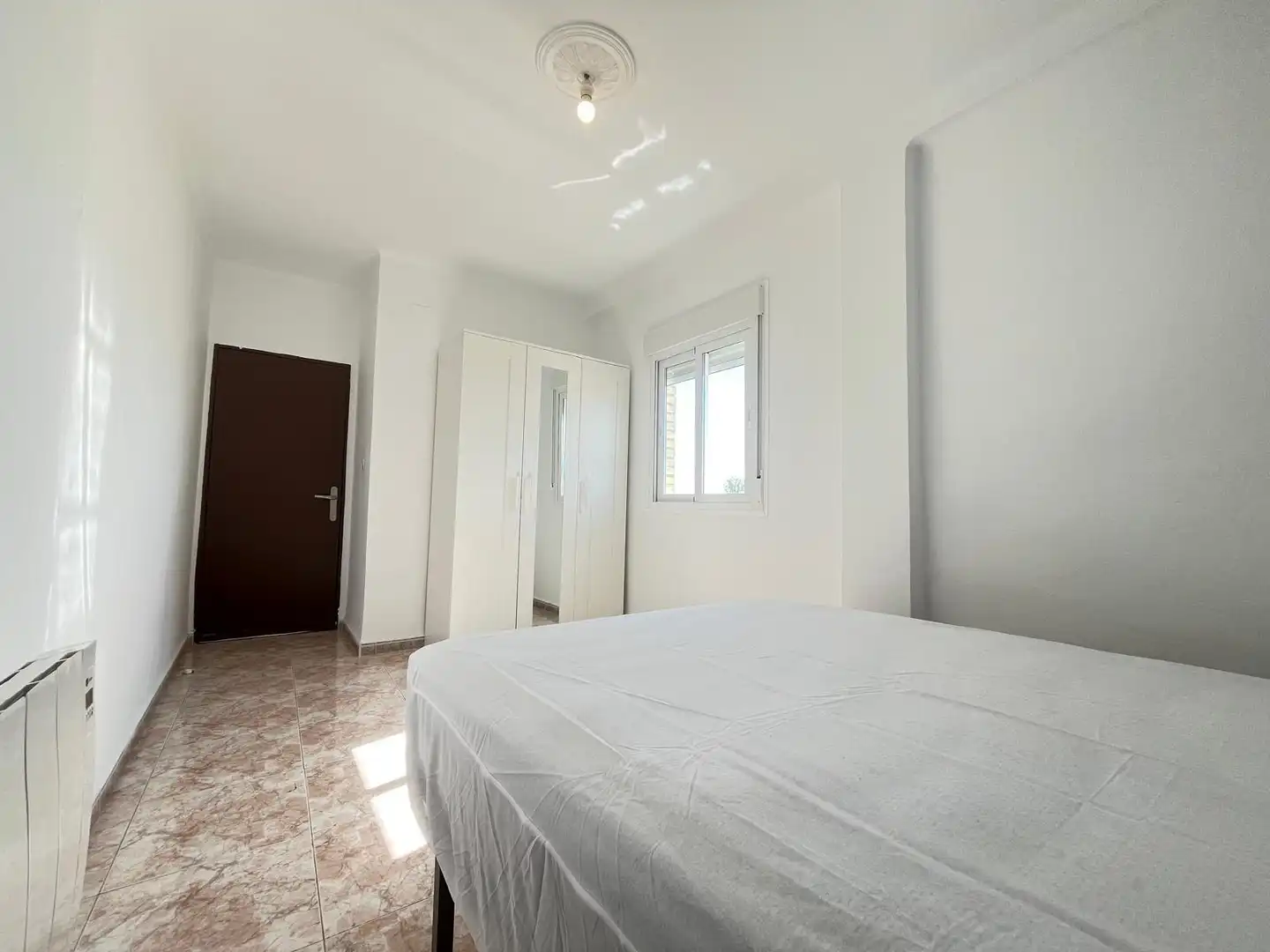 Bedroom of Flat for rent in Dos Hermanas  with Air Conditioner, Terrace and Furnished