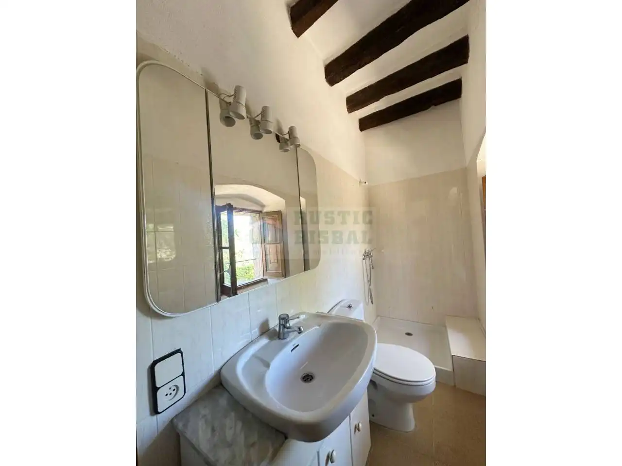 Baño de Finca rústica en venta en Serinyà con Jardín privado, Terraza y Piscina