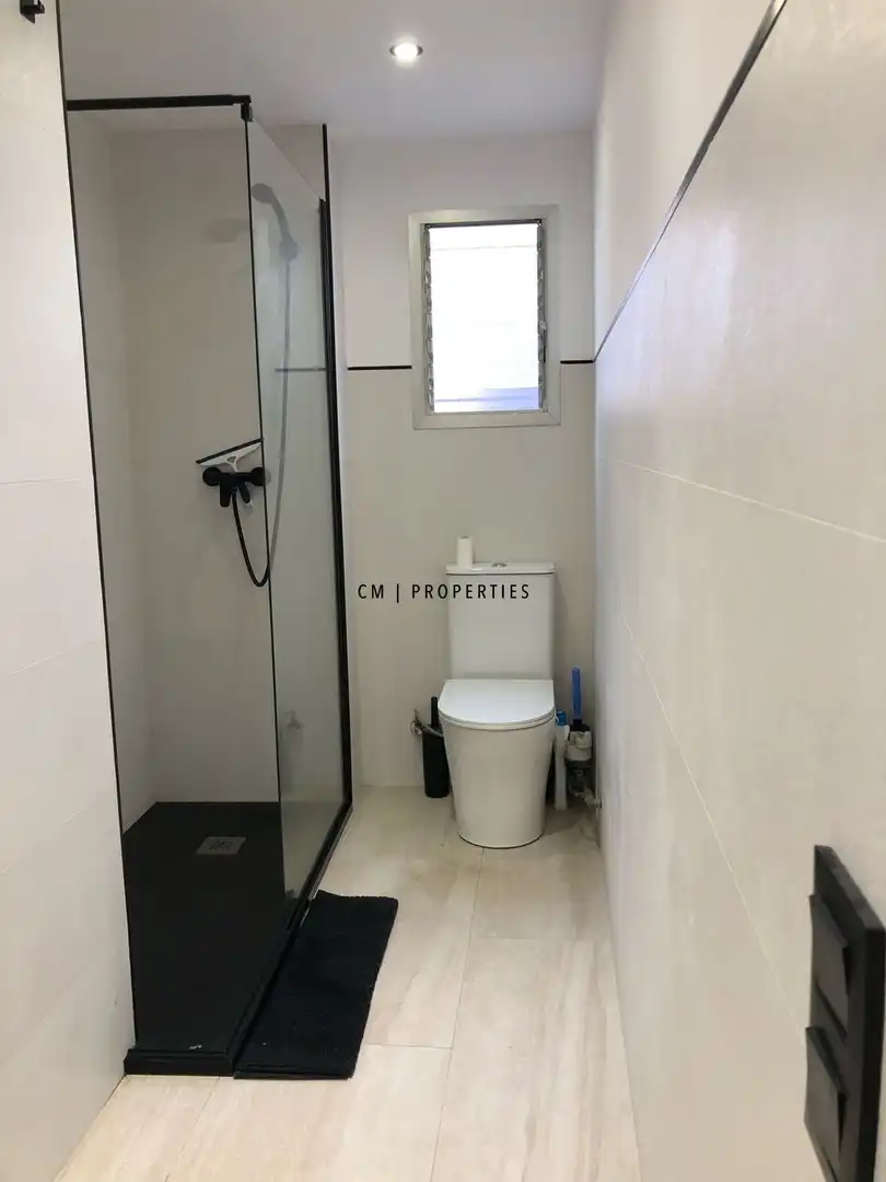 Badezimmer von Wohnung zur Miete in Valencia mit Klimaanlage, Heizung und Möbliert