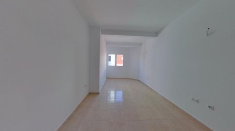 Foto 2 de Piso en venta en C/ Tiagua, Vecindario - El Doctoral - Cruce de Sardina, Santa Lucía de Tirajana
