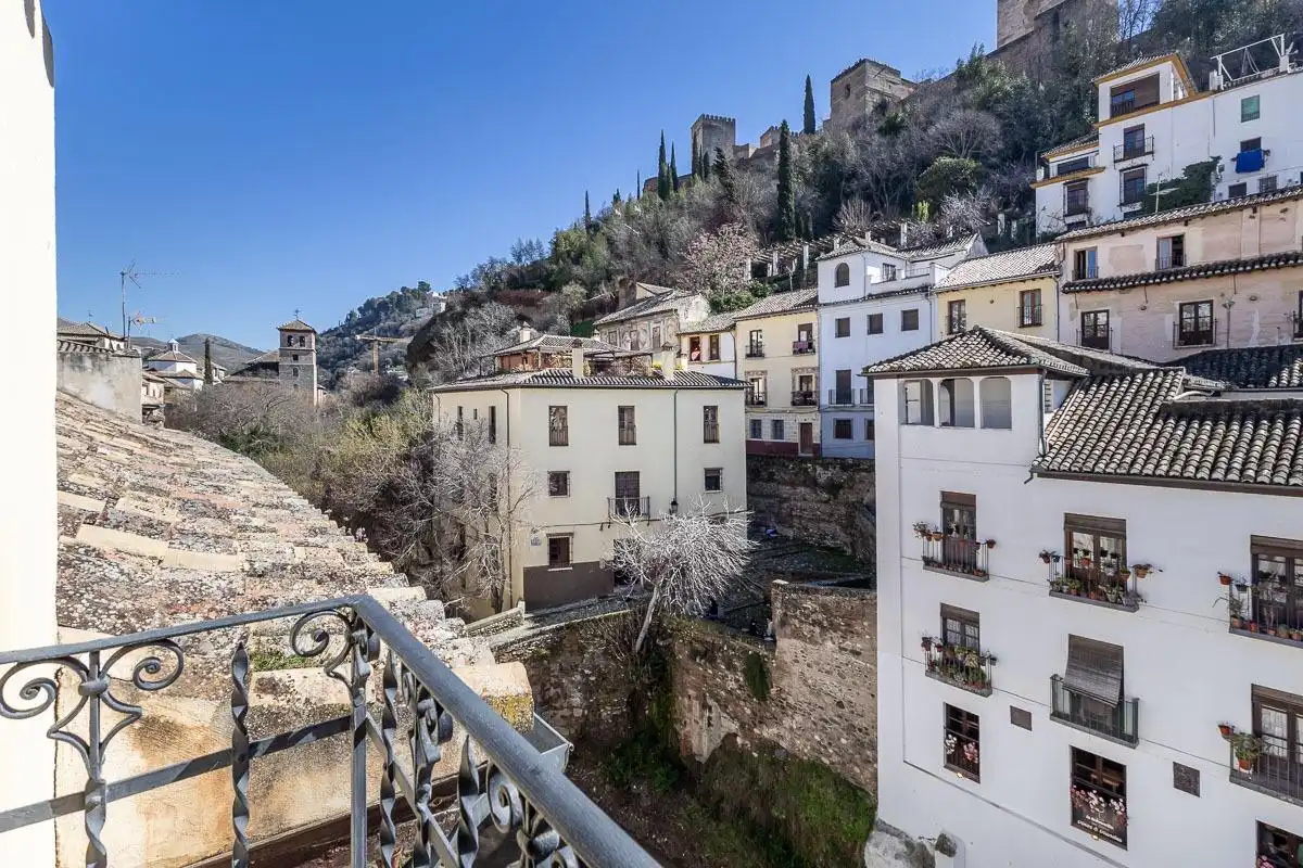 Außenansicht von Gebäude zur Miete in Granada