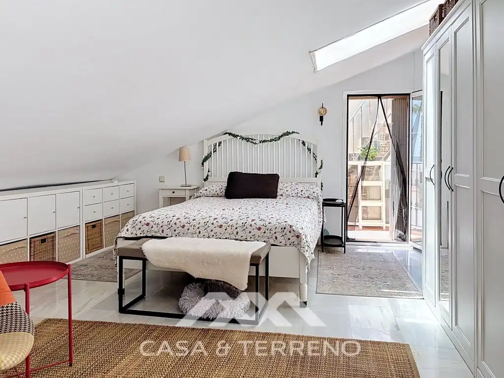 Habitación de Dúplex en venta en Algarrobo con Amueblado y Balcón