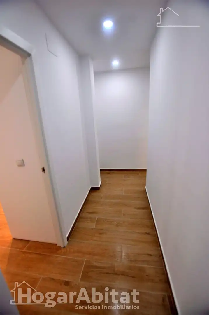Piso en venta en Valencia con Balcón
