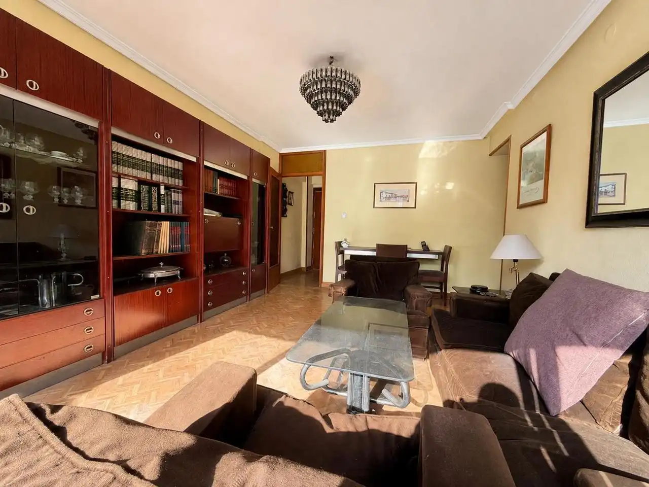 Sala d'estar de Pis en venda en Madrid amb Parquet i Terrassa