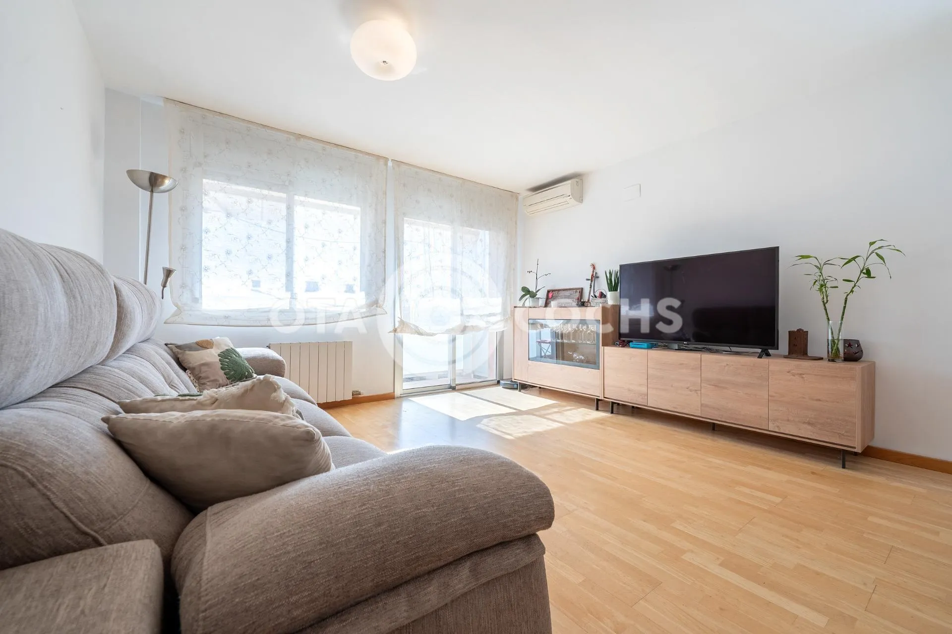 Living room of Duplex for sale in La Selva del Camp  with Air Conditioner, Parquet flooring and Terrace