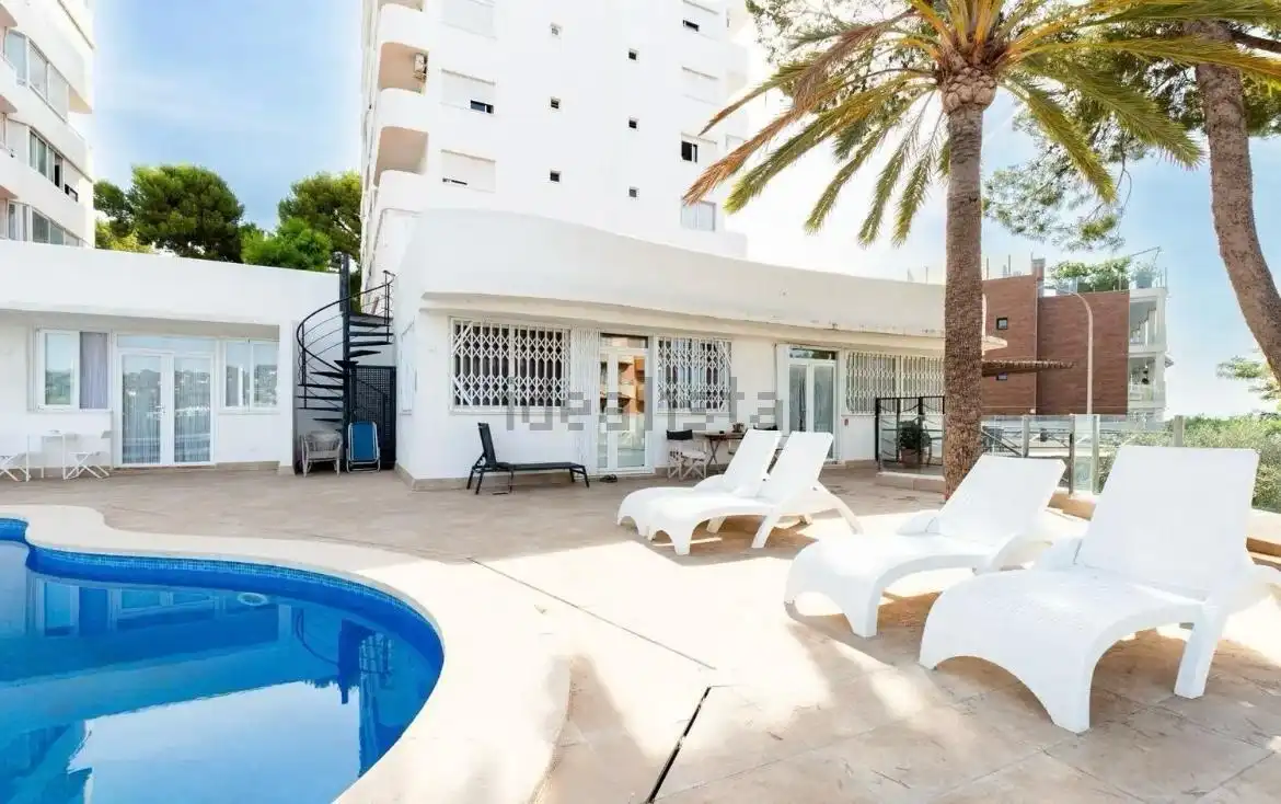 Vista exterior de Planta baja en venta en  Palma de Mallorca con Piscina comunitaria