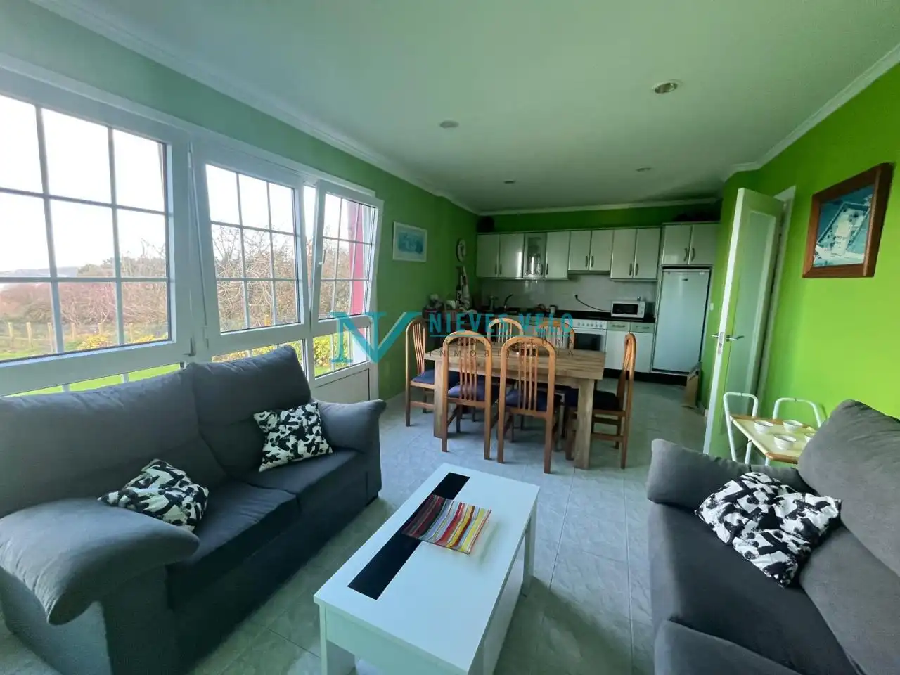 Wohnzimmer von Haus oder Chalet zum Verkauf in Carballo mit Heizung, Privatgarten und Möbliert