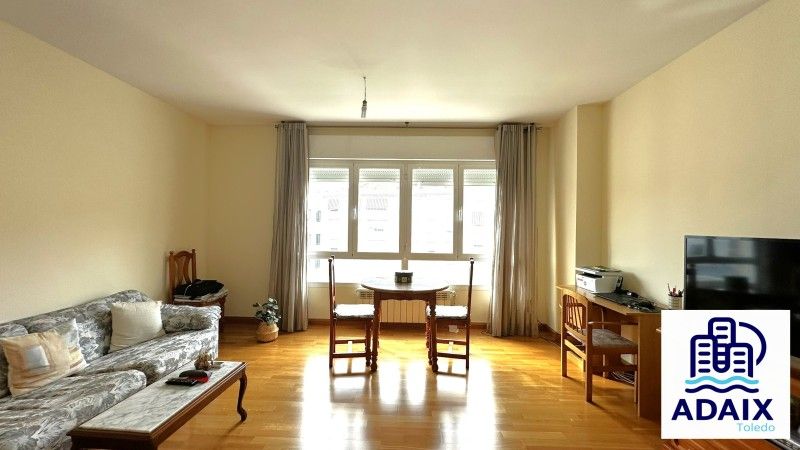 Sala d'estar de Pis en venda en  Toledo Capital amb Aire condicionat, Calefacció i Parquet