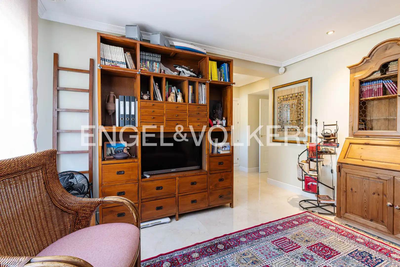 Sala d'estar de Casa adosada en venda en Galapagar amb Aire condicionat, Calefacció i Jardí privat