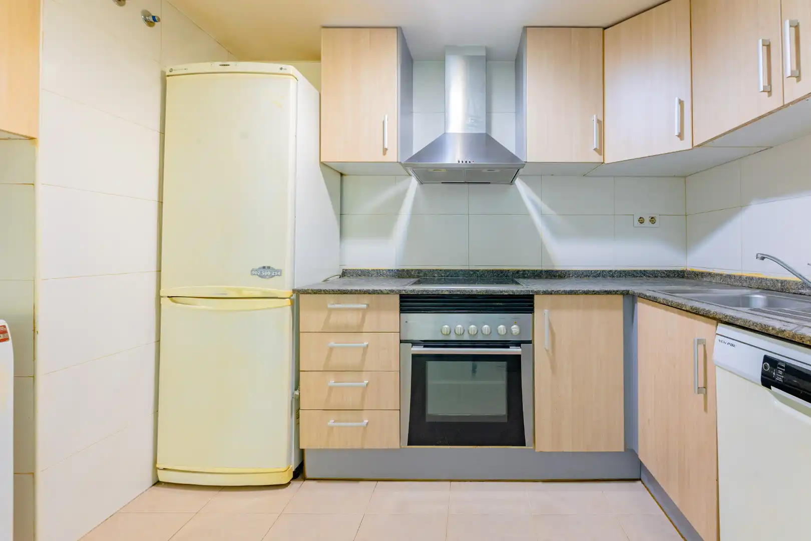 Kitchen of Flat for sale in Paterna  with Air Conditioner, Storage room and Balcony