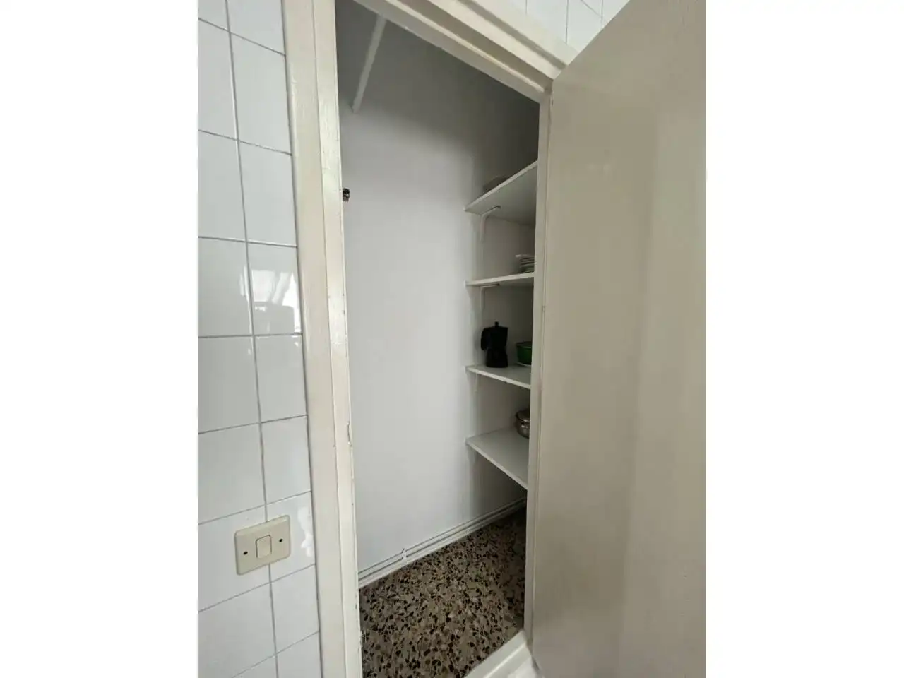 Dormitori de Pis en venda en Oviedo  amb Calefacció i Moblat