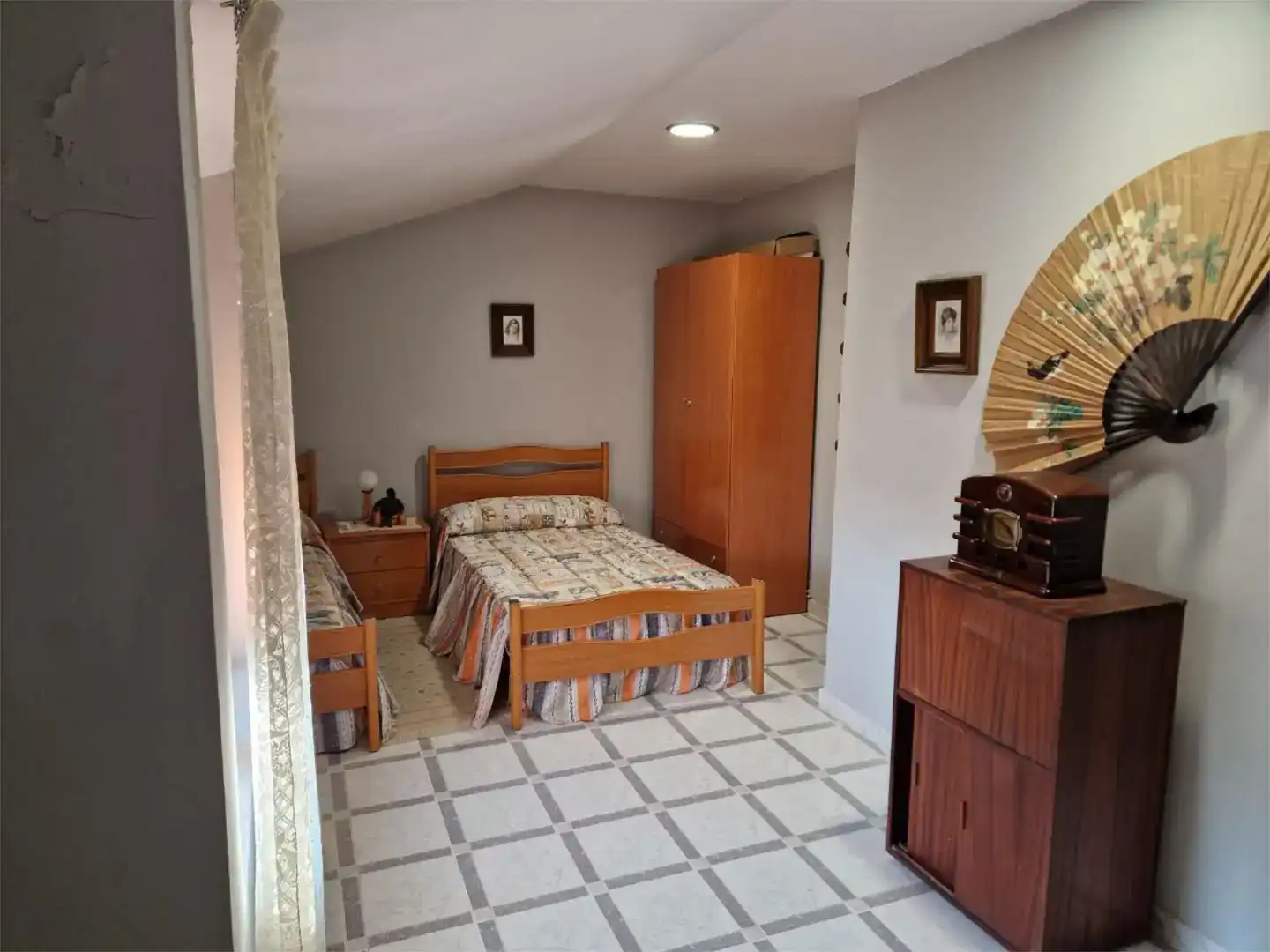 Dormitori de Casa o xalet en venda en Villabrázaro amb Jardí privat, Traster i Moblat
