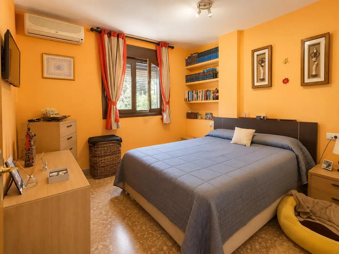 Habitación de Piso en venta en Málaga con Aire acondicionado, Calefacción y Jardín privado