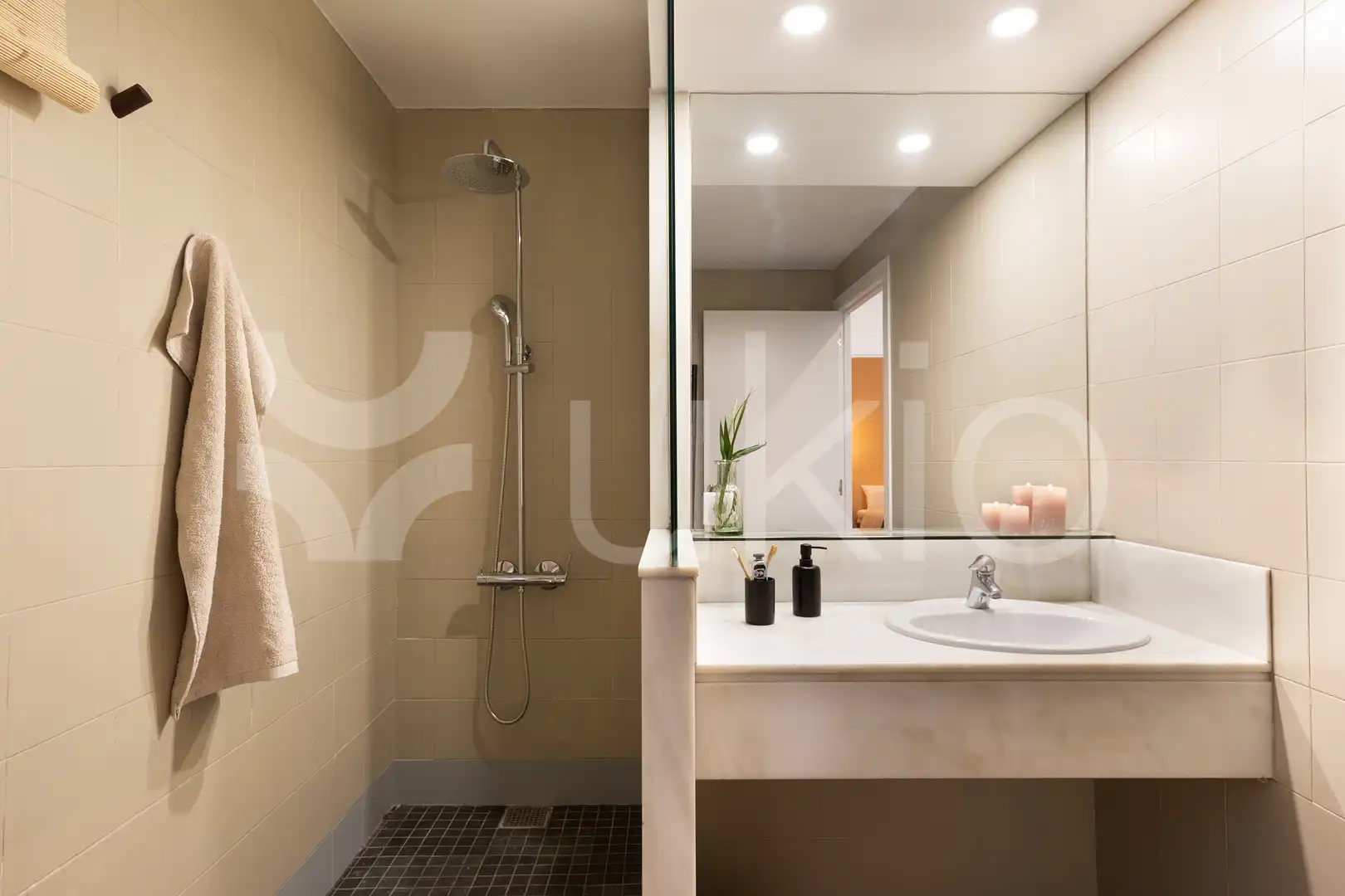 Apartamento con terraza en alquiler en Carrer de València, imagen 17