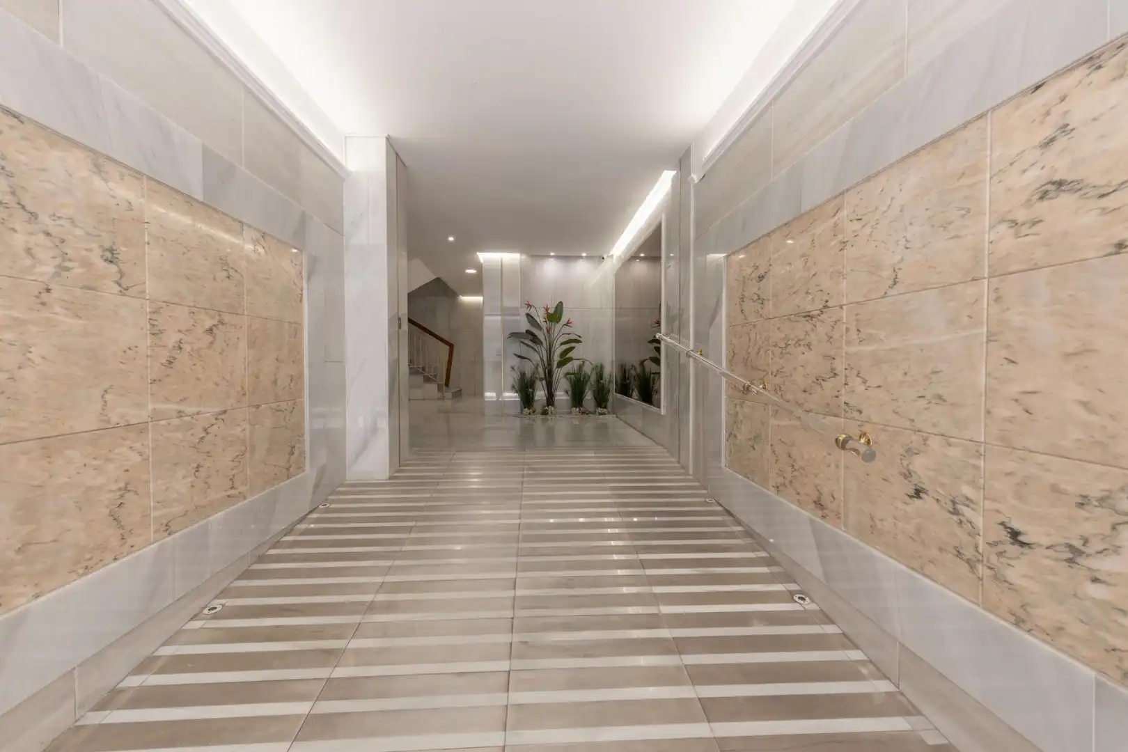 Flat for sale in Granada  with Air Conditioner, Terrace and Balcony