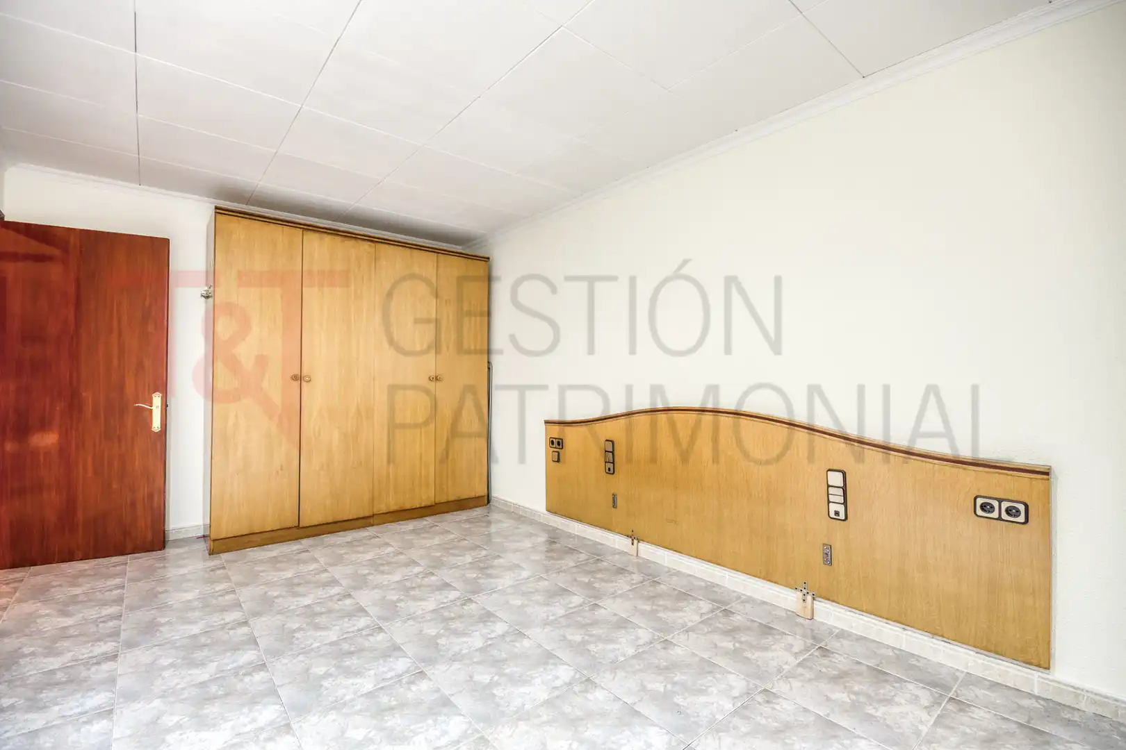 Habitación de Edificio en venta en Calella, Barcelona