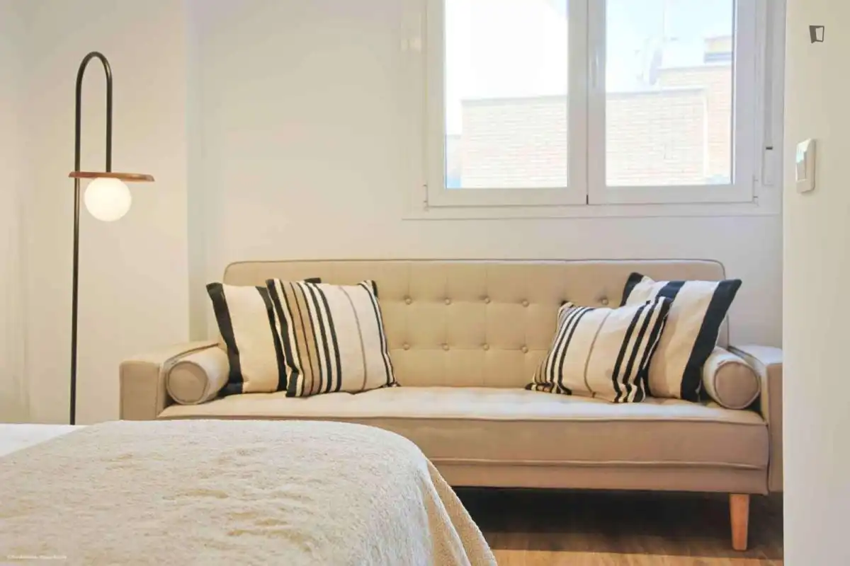 Habitación de Estudio de alquiler en Madrid con Aire acondicionado, Calefacción y Amueblado
