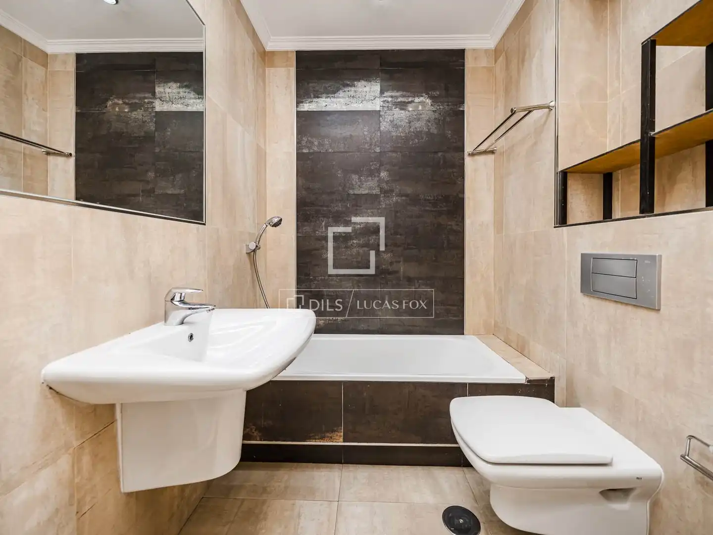 Baño de Piso en venta en Madrid con Aire acondicionado y Calefacción