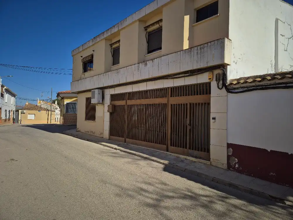 Vista exterior de Local en venta en Navas de Jorquera