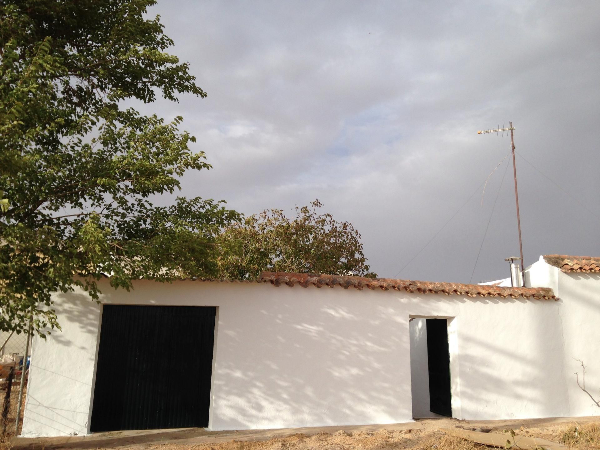 Vista exterior de Casa adosada en venda en Alcázar de San Juan amb Calefacció