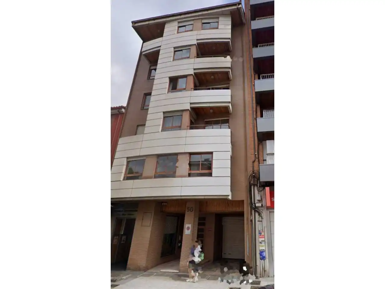 Vista exterior de Piso en venta en León Capital  con Calefacción, Parquet y Terraza