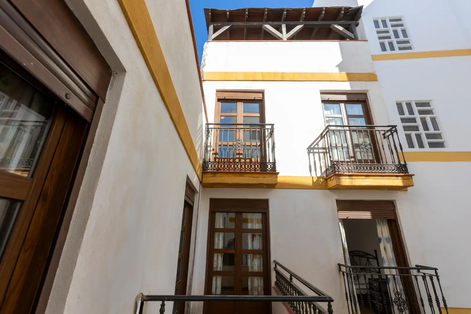 Exterior view of Houses for sale in Almuñécar  with Air Conditioner, Terrace and Furnished