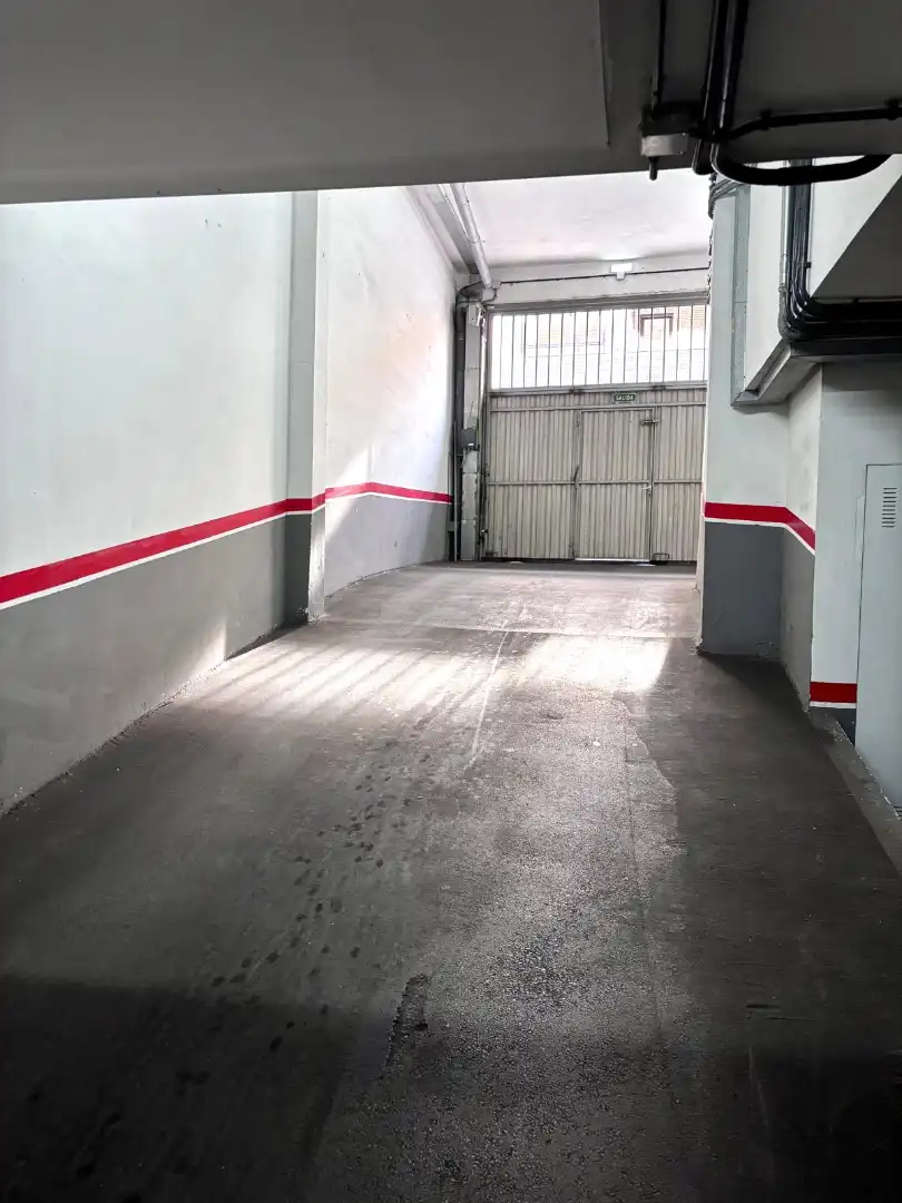 Parkplatz von Wohnungen zur Miete in Gijón  mit Heizung, Parkett und Abstellraum