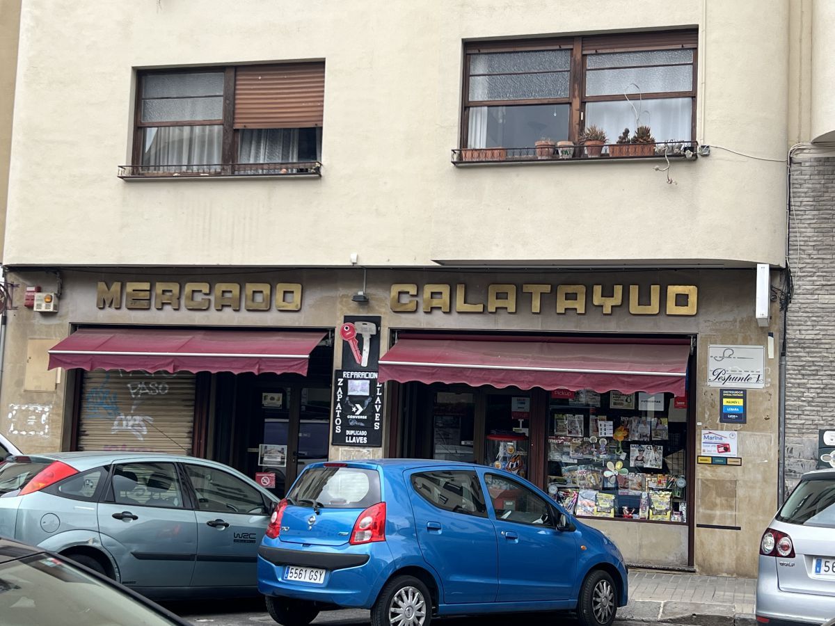 Vista exterior de Local de alquiler en  Pamplona / Iruña