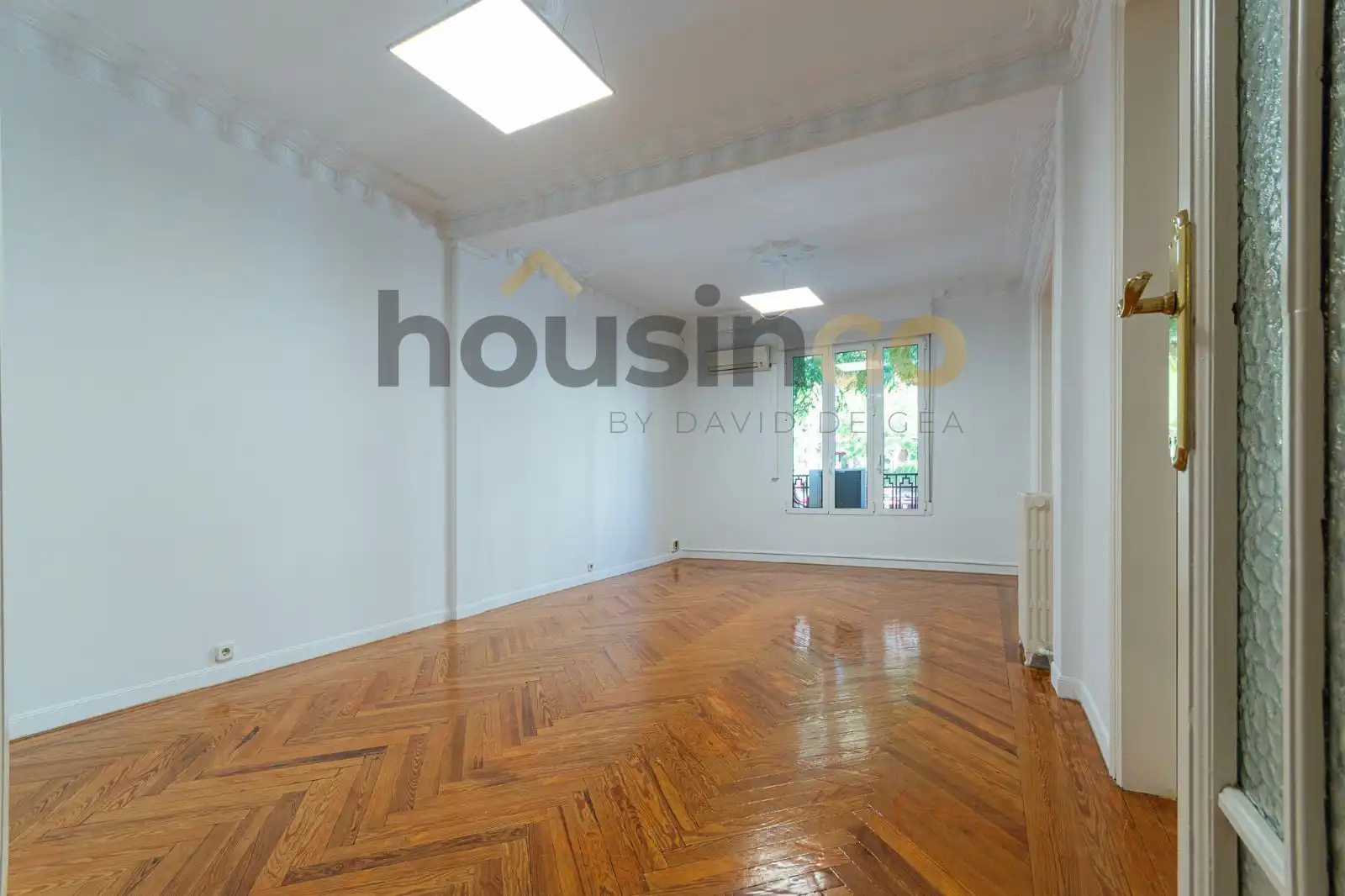 Living room of Office for rent in Madrid  with Air Conditioner, Heating and Balcony