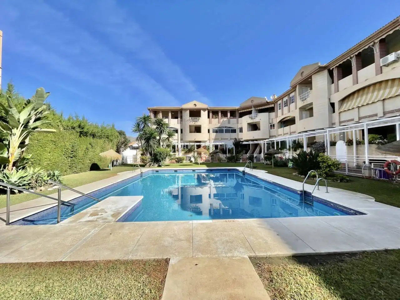 Flat with pool to rent in Avenida Mediterráneo