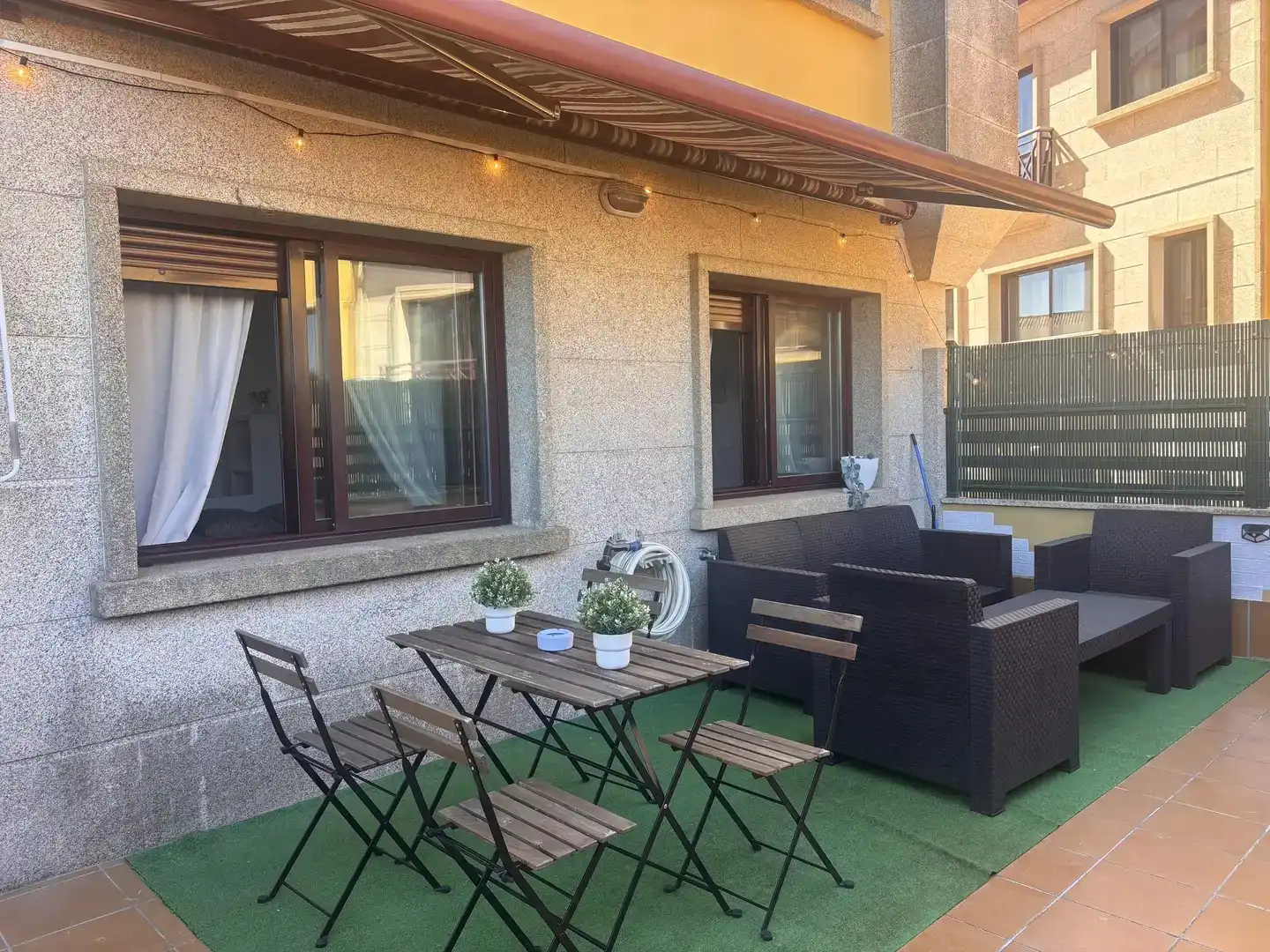 Terrasse von Erdgeschoss zum Verkauf in O Grove   mit Klimaanlage, Heizung und Privatgarten